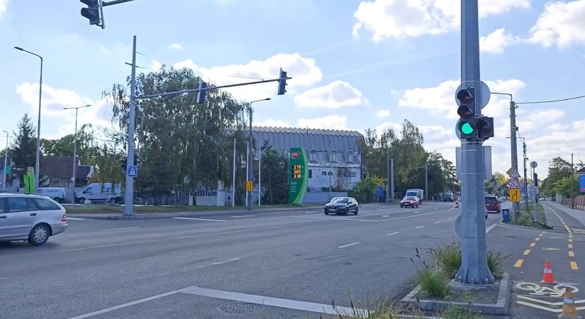 Halad a Sámsoni út négysávosítása – több mint 1 km-es szakaszt adtak át