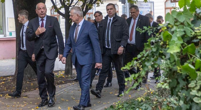 Komárom után Dunaszerdahelyre is ellátogatott a magyar köztársasági elnök (FOTÓK)