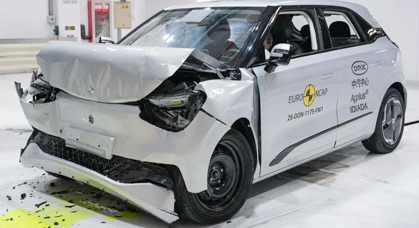 Nem remekelt a törésteszten a Dongfeng városi autója: átszakadt a hegesztési pont, az egyik légzsák nem fújódott fel rendesen