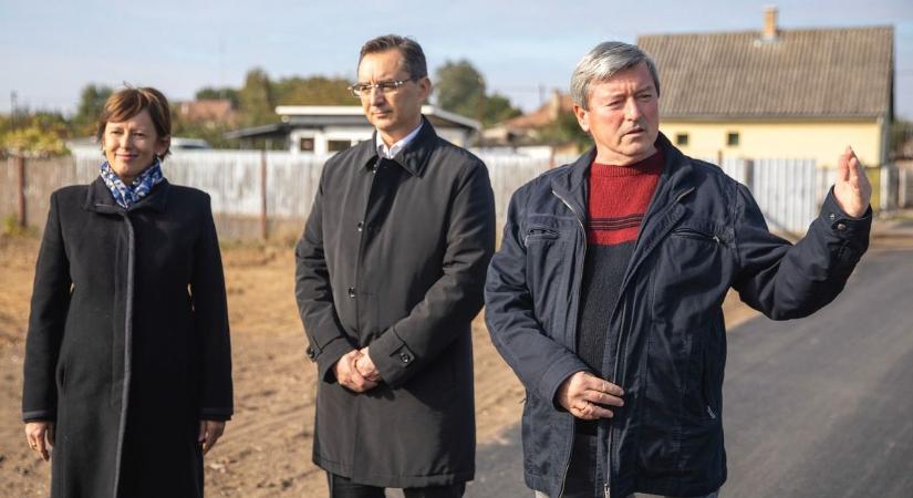 Biztonságosabb és gyorsabb lett a közlekedés a Külső Vámospércsi úton - fotókkal!
