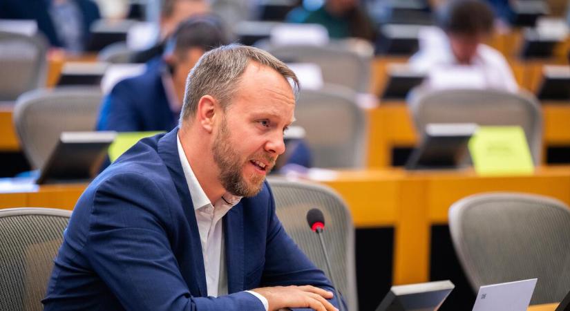 Egy német EP-képviselő szerint a magyar titkosszolgálat megpróbálhatta lépre csalni