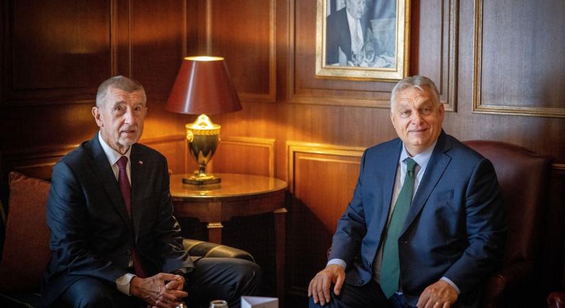 Újabb vezető politikus magasztalta Orbán Viktort