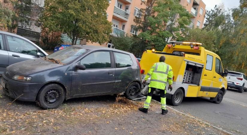 Kiküldték a lopóautót Gyöngyösön, ezekre a kocsikat fogják és viszik! Sok tulajdonosnak lesz meglepetés…
