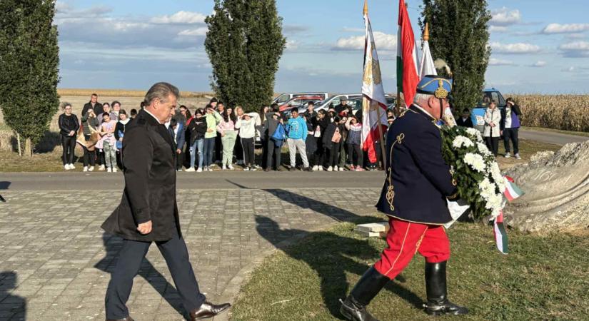 Álmosd őrzi a szabadság örökségét