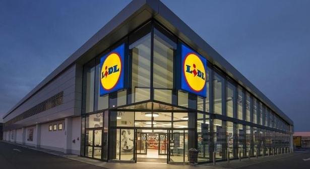 Feltűnően hasonlít a Lidl új marcipános édessége az IKEA desszertjére
