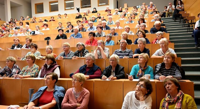 Tevék Pannoniában – avagy a régészeti állatcsontokról a Nyugdíjas Egyetemen