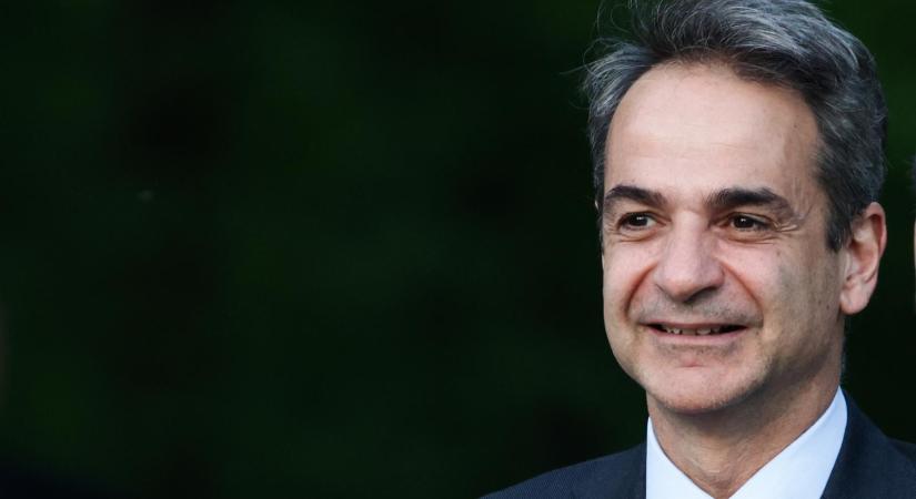 Miközben a görög miniszterelnök új onkológiai osztályt adott át, a rendőrök gumibottal verték a tiltakozó kórházi dolgozókat