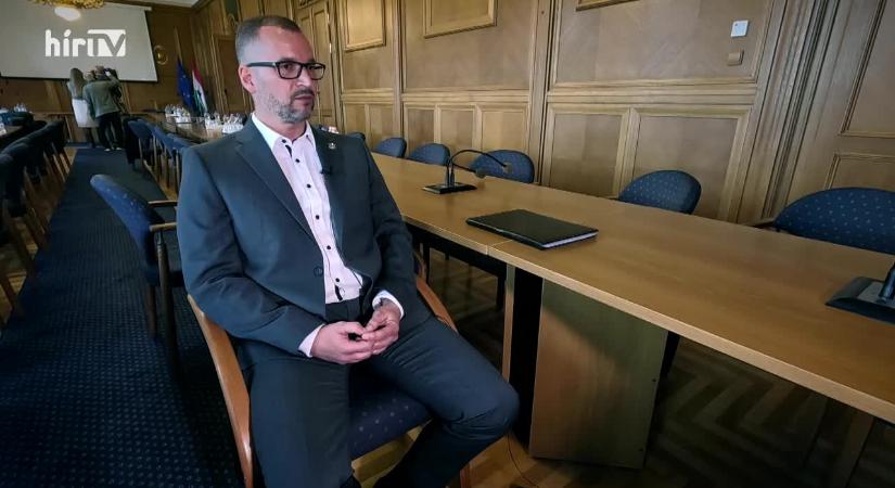 Hadüzenet a dohánymaffiának: A NAV bemutatja, ki a főnök a Nyírségben  videó