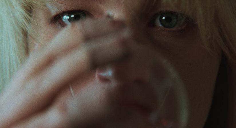 Jennifer Lawrence és Robert Pattinson az őrület határán