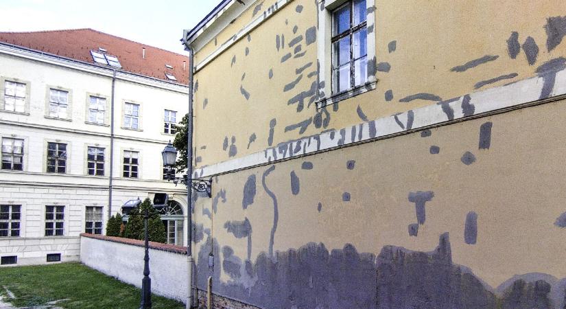 Kárban tartás: évek óta üresen áll a Pintér Sándoréknak szánt budavári műemlék ház