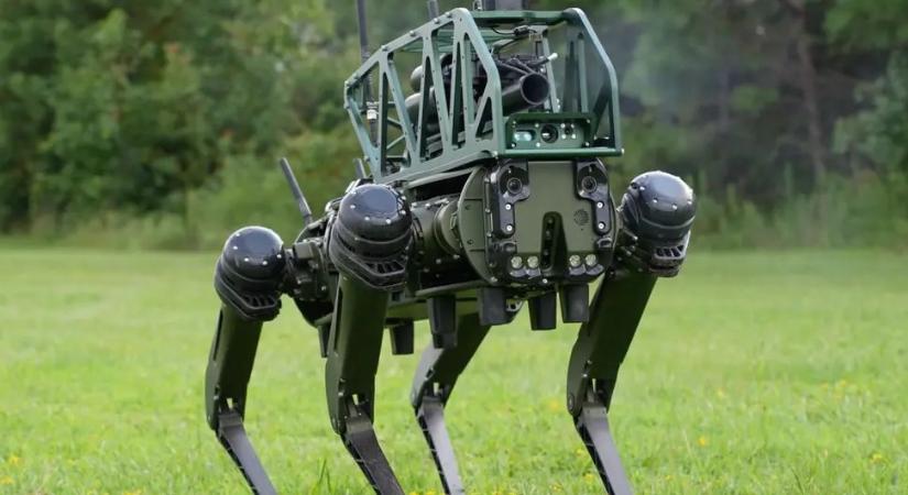 Ez már tényleg a Fekete Tükör: készen áll a háborúra a gránátvetővel felszerelt robotkutya