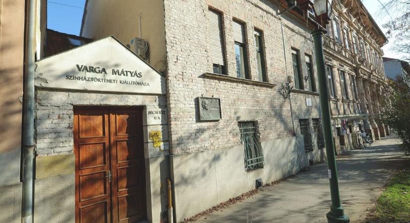 Feketén-fehéren: így árulta el Szeged díszpolgárát