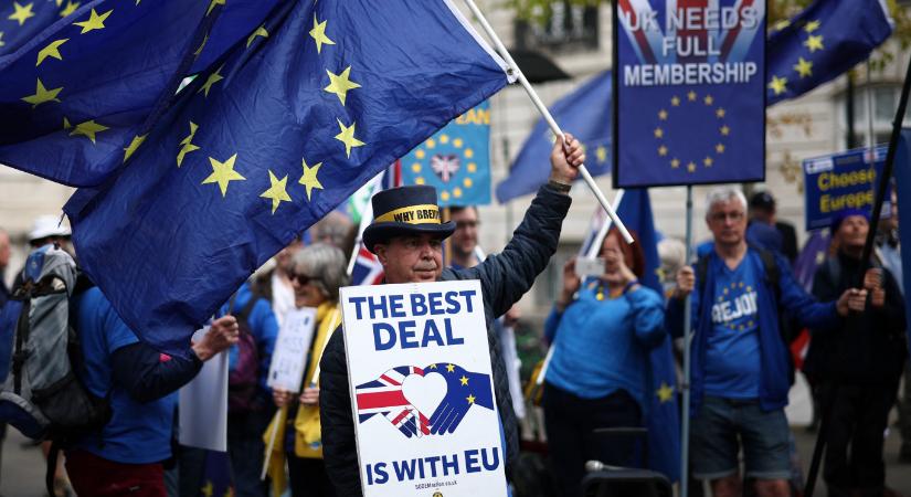 A brit pénzügyminiszter szerint tartós és súlyos károkat okoz a Brexit