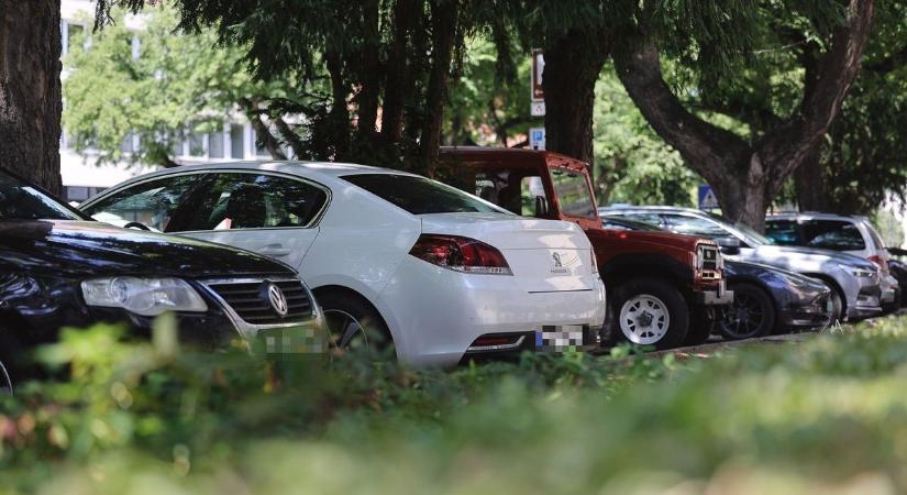 Miért csinál ilyet bárki is? Forrtak az indulatok a debreceni parkolóban