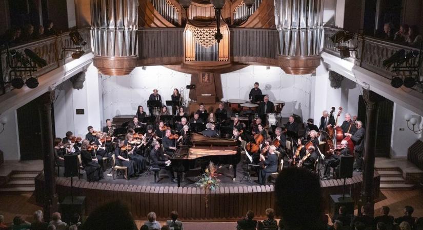 Liszt-maratonra várja a közönséget Balázs János és a szimfonikus zenekar