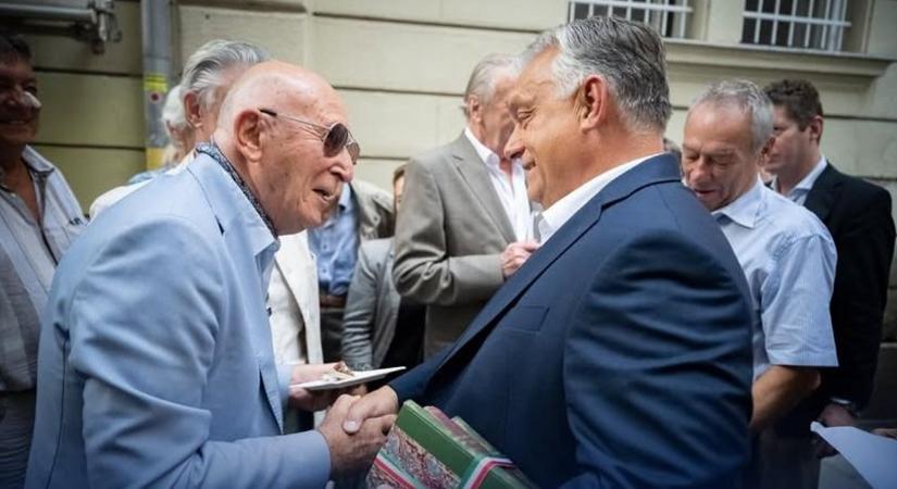 Orbán Viktor: "Gőzerővel dolgozunk a 14. havi nyugdíjon!"