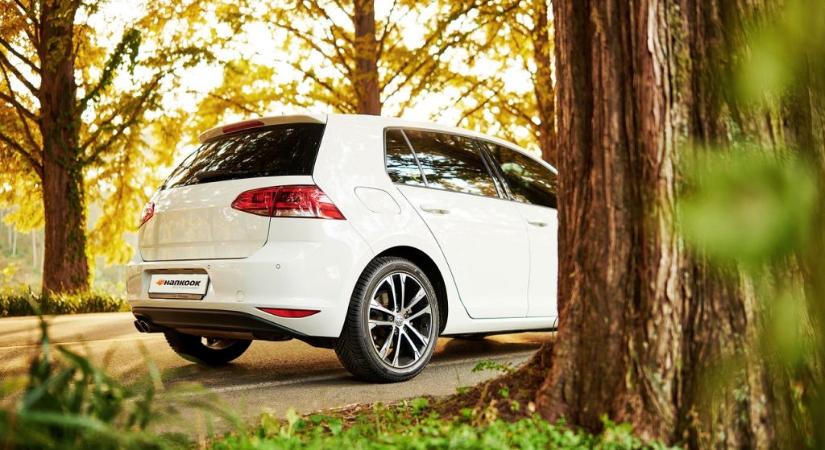Csúszós utak, vadveszély, rossz látási viszonyok: A Hankook tanácsai a biztonságos őszi vezetéshez