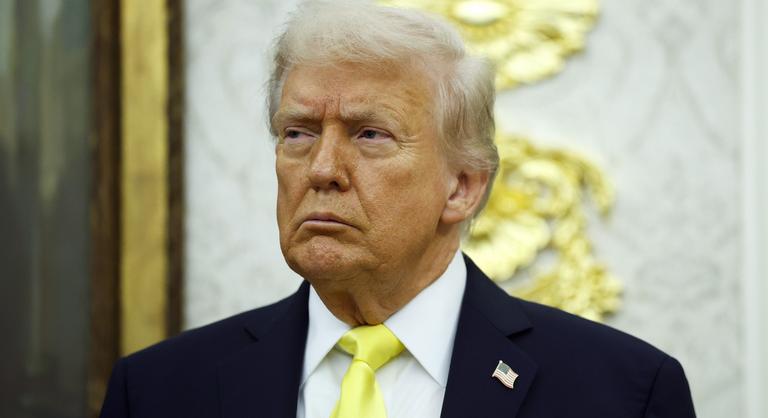 Donald Trump ismét megfenyegette a Hamászt, csak egy szavába kerül, hogy lépjen az izraeli hadsereg
