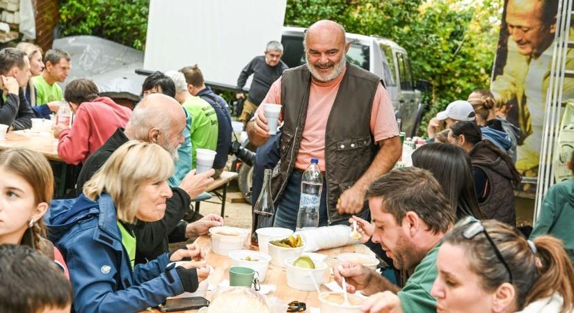 Bejárták az utolsó szakaszt – Szekszárdon ért véget a 3. Tisztelettúra (képgaléria)