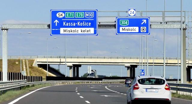 Olcsóbb lesz az autópálya-matrica, de nem mindenkinek