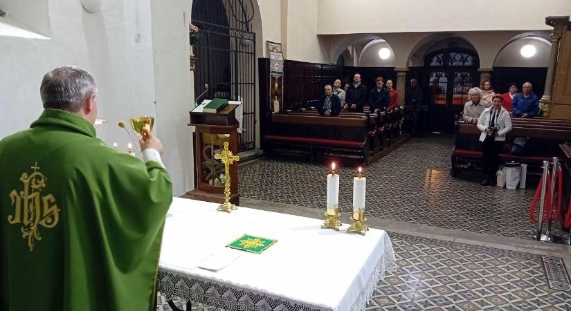 Szemeszternyitó magyar mise és baráti összejövetel Nagyszombatban
