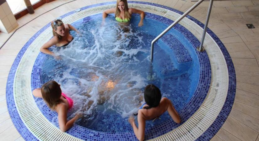 Megrohanják a wellnesseket a magyarok az Október 23-i hosszú hétvégén – íme a legnépszerűbb célpontok