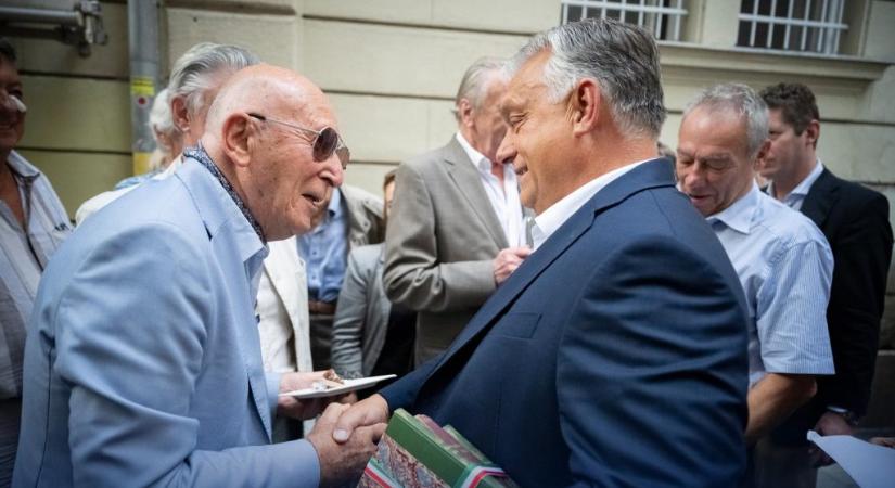 Már Orbán is a 14. havi nyugdíj bevezetéséről ír