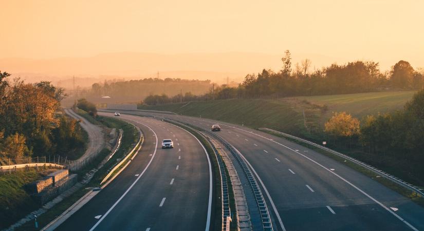 Forgalmas szakaszt zárnak le a hétvégén az M7-es autópályán