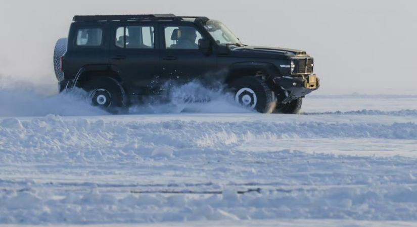 Kína tankkal megy a Déli-sarkra