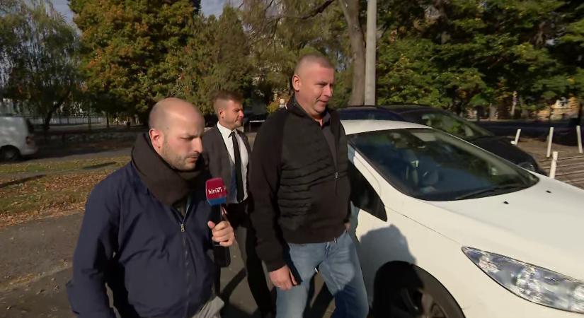 Gyanúsítottként hallgathatták ki Ruszin-Szendi Romuluszt  videó