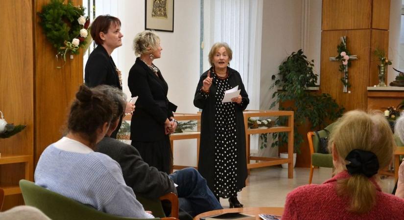 "Viszontlátásra: mondom mégis, mégis" - Emlékjelek a Berzsenyi-könyvtárban