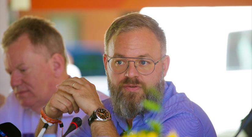 Orbán Balázs kitalált szőrös emberszabásúakkal küzdene Brüsszel ellen