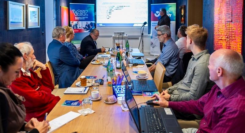 Kijött a friss VOSZ Barométer – A makroszámok ellenére bizakodóak a VOSZ tagvállalkozásai