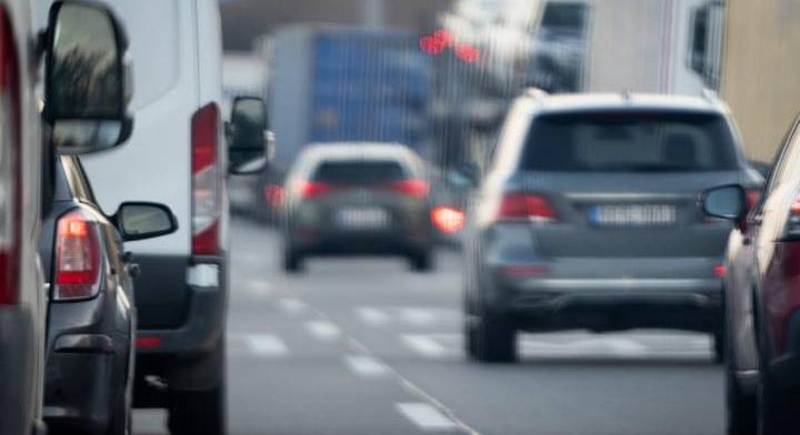 Egyetlen sávra terelik a forgalmat az ország egyik legforgalmasabb útján