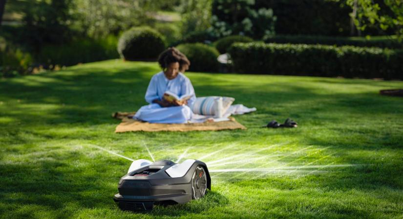 A kertekbe is megérkezett az AI – új robotfűnyírókat dob piacra a Husqvarna