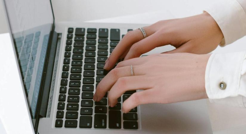 Online adóügyintézés: gyakorlatban segít a NAV országos turnéja