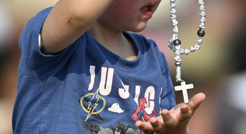 Jelentést készített a vatikáni bizottság, még mindig lassú a katolikus egyház a szexuális visszaélések feltárásakor