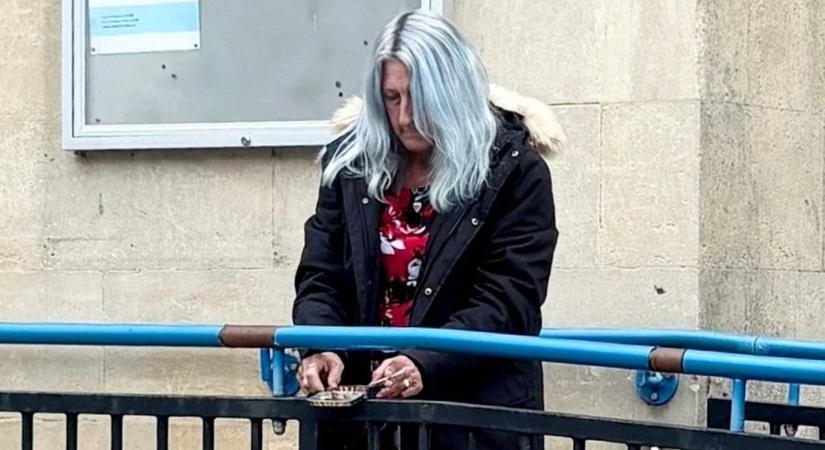 Egy üveg bort kortyolgatva hajtott a forgalommal szemben a vakmerő nagyi