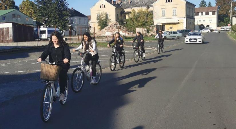 Tucatnyi gyerek tekert az Aktív Közlekedés Hetén Dél-Somogyban