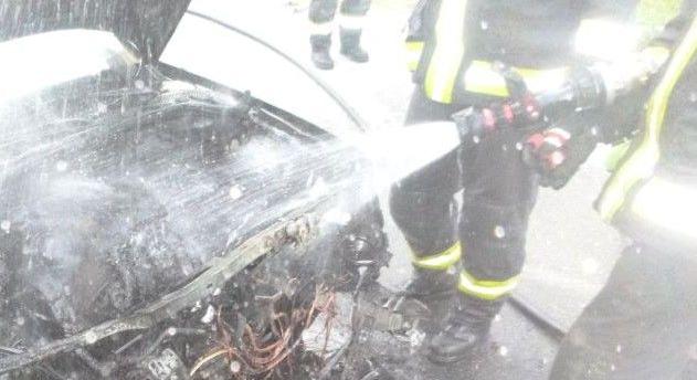 Tűz a villanyóraszekrényben, kigyulladt autó Kanizsán