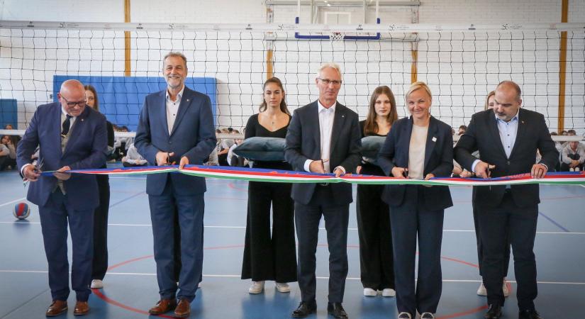 Soltész Miklós szerint az új támogatási lehetőségnek köszönhető, hogy nőtt a sportoló fiatalok, egyesületek száma