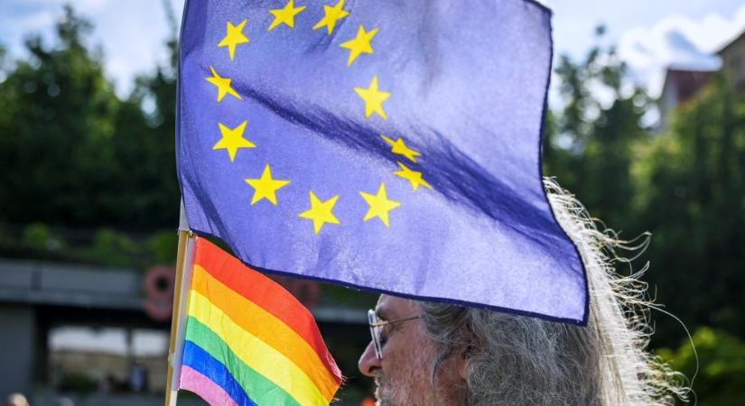 56 szivárványos NGO követeli Szlovákia uniós forrásainak befagyasztását
