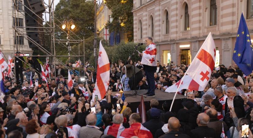 Georgia pénzbüntetésre ítélte a finn külügyminisztert, mert az támogatta a kormányellenes tüntetéseket