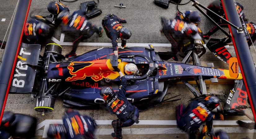 Így nyírta ki majdnem Verstappen versenyét a saját csapata Austinban néhány éve