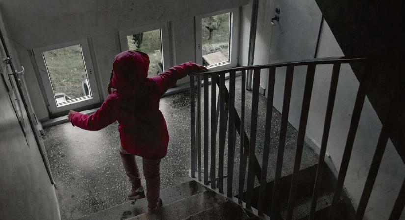 „Terrorban tartják a gyerekeket, mert van olyan tanár, aki odamegy, azt megüti”