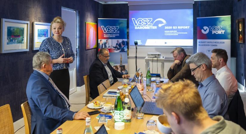 Újra kell kezdeni a bértárgyalásokat, mert a tervezett 3 százalékos GDP növekedés elmaradt