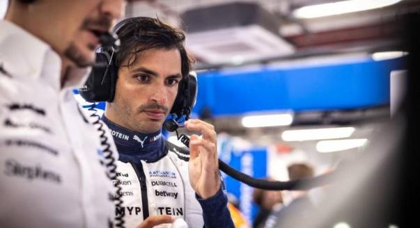 „Túl sokat elárul” – Sainz átszervezné a sprinthétvégék felépítését