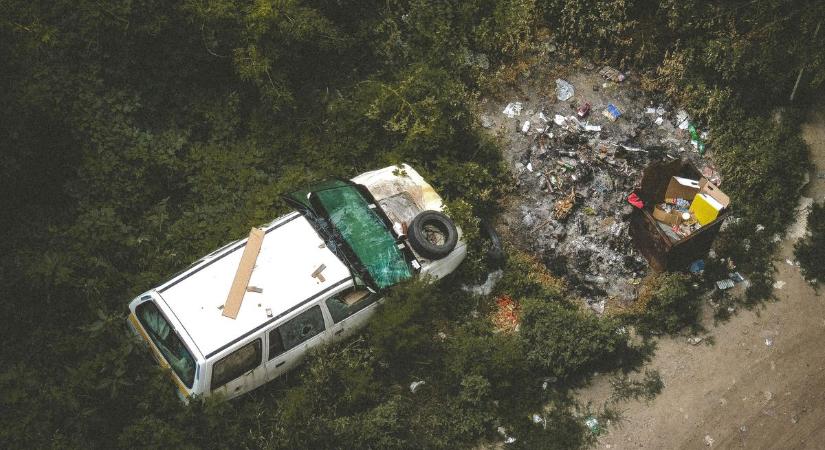 Bérelt házból csinált illegális hulladéklerakót egy 25 éves férfi Ajkán