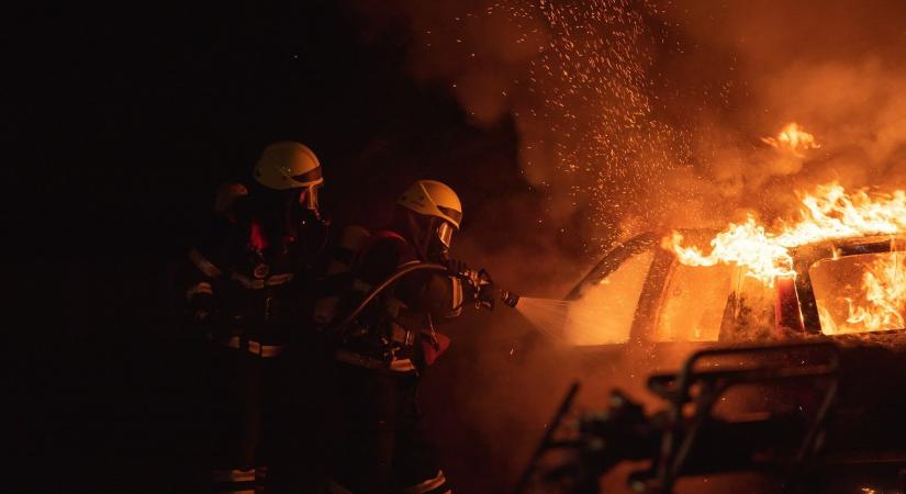Újabb áldozatot szedtek az elektromos autók „okos” ajtózárjai – videó