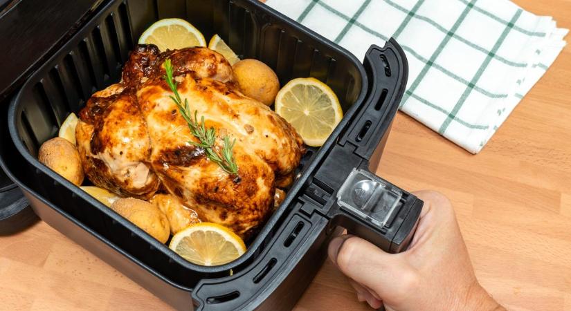 Jamie Oliver elárulta: ettől lesz szaftos és ropogós a csirke az airfryerben